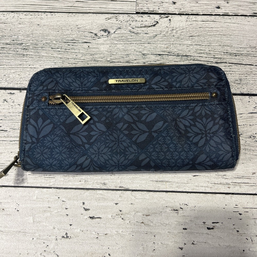Travelon RFID Zip Around Wallet Wristlet Clutch Blue Floral Travel Multi Pockets
